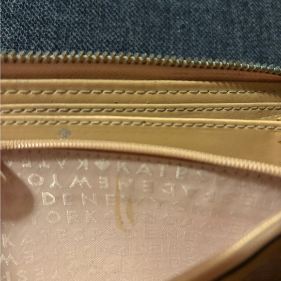 Kate Spade Pebbled Leather Pink Wallet EUC - Picture 11 of 11